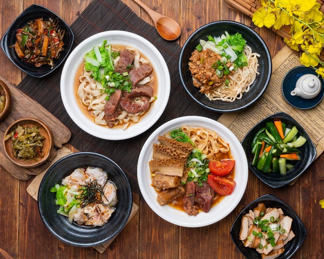 小木屋牛肉麵-桃園市桃園區牛肉麵/美食/傳統小吃 在地人推薦必吃餐廳/排隊美食 2026必吃牛肉麵 三寶牛肉麵/紅燒牛肉麵/番茄牛肉麵/滷味 人氣熱門推薦 PTT Dcard 照片 3