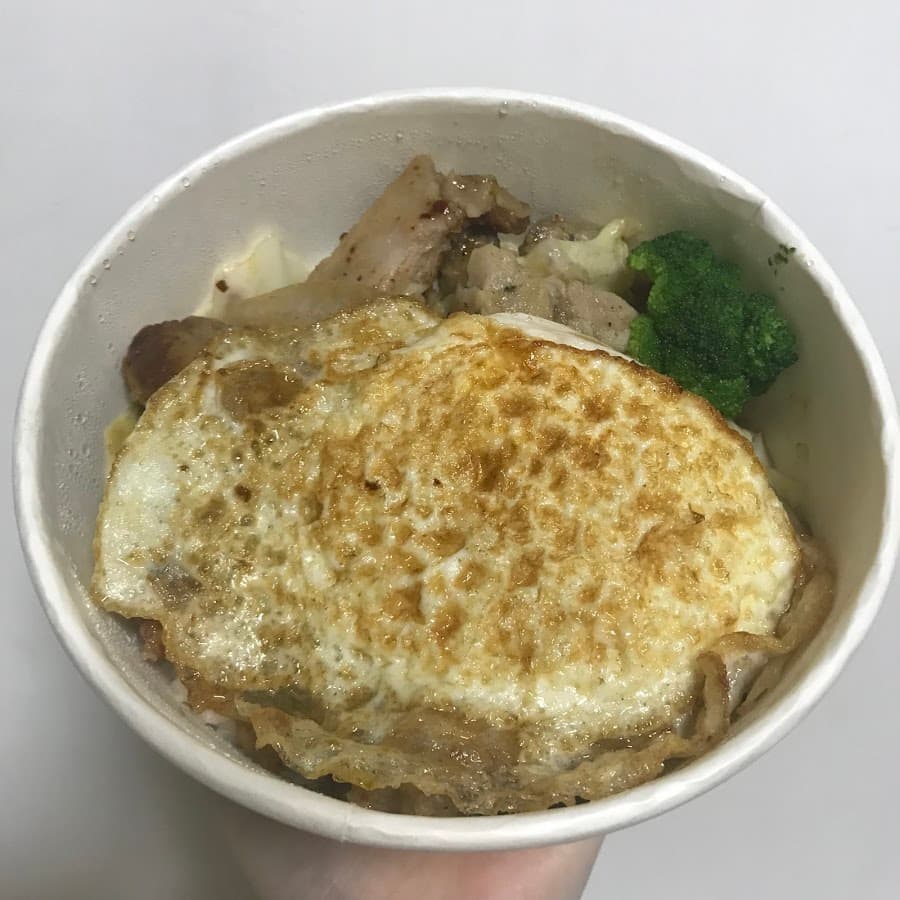 942鐵板簡餐便當