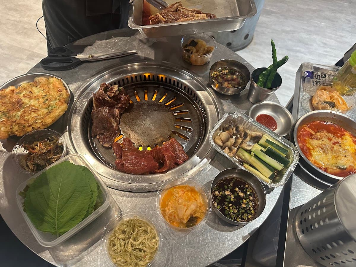 新村站著吃烤肉 台北市府店 照片 3